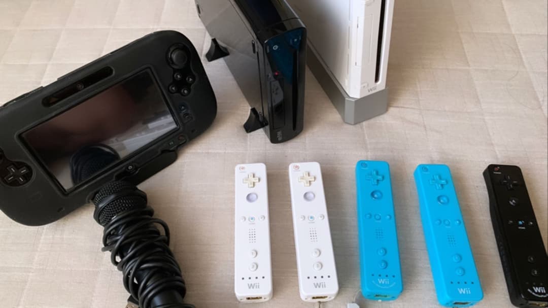 任天堂wii本体 wiiiu本体 wiiリモコン合計5付き