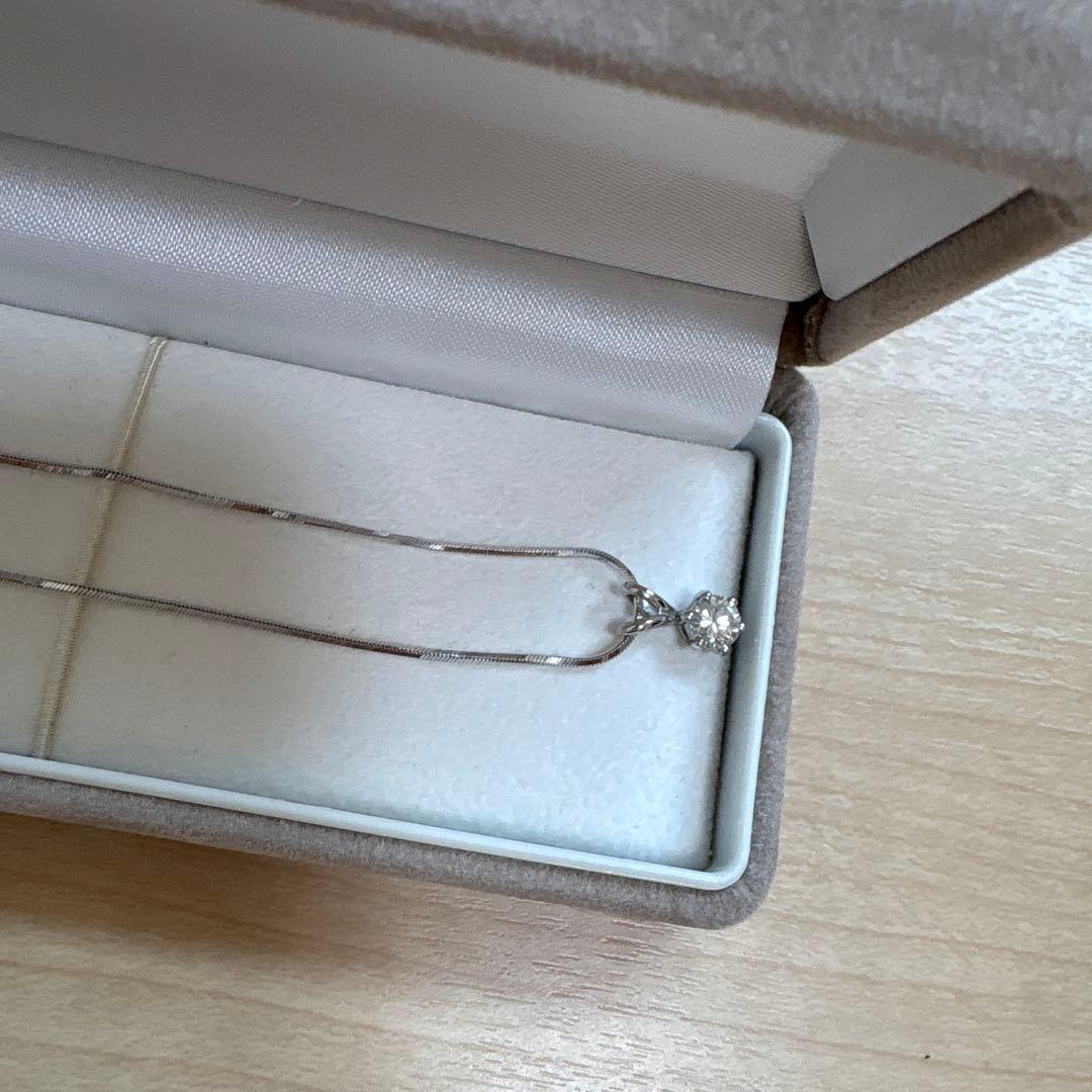 18金ホワイトゴールド ネックレス ハート型チャーム