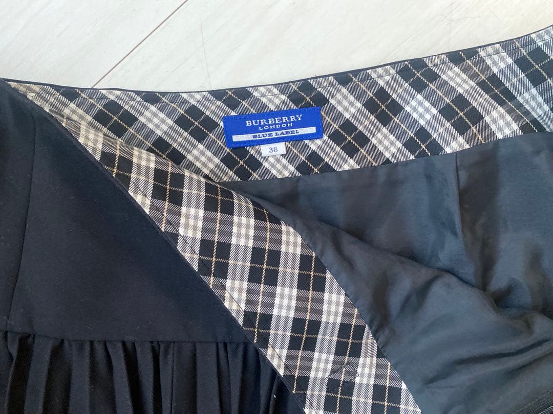 美品 バーバリーブルーレーベル プリーツキュロット 黒 38