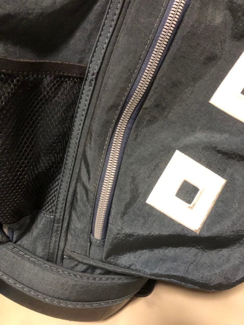 【送料込み】美品　大人気　オノフ　ONOFF キャディバッグ ゴルフバッグ