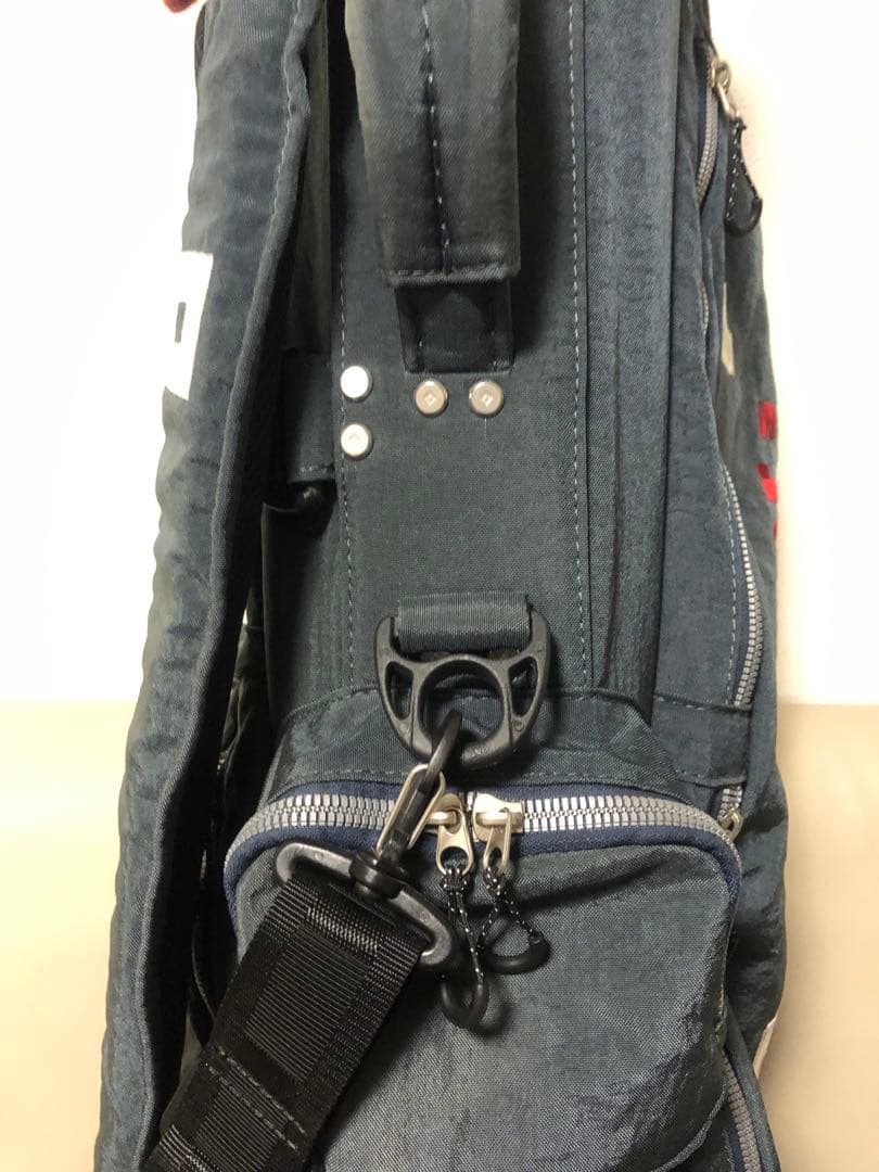 【送料込み】美品　大人気　オノフ　ONOFF キャディバッグ ゴルフバッグ