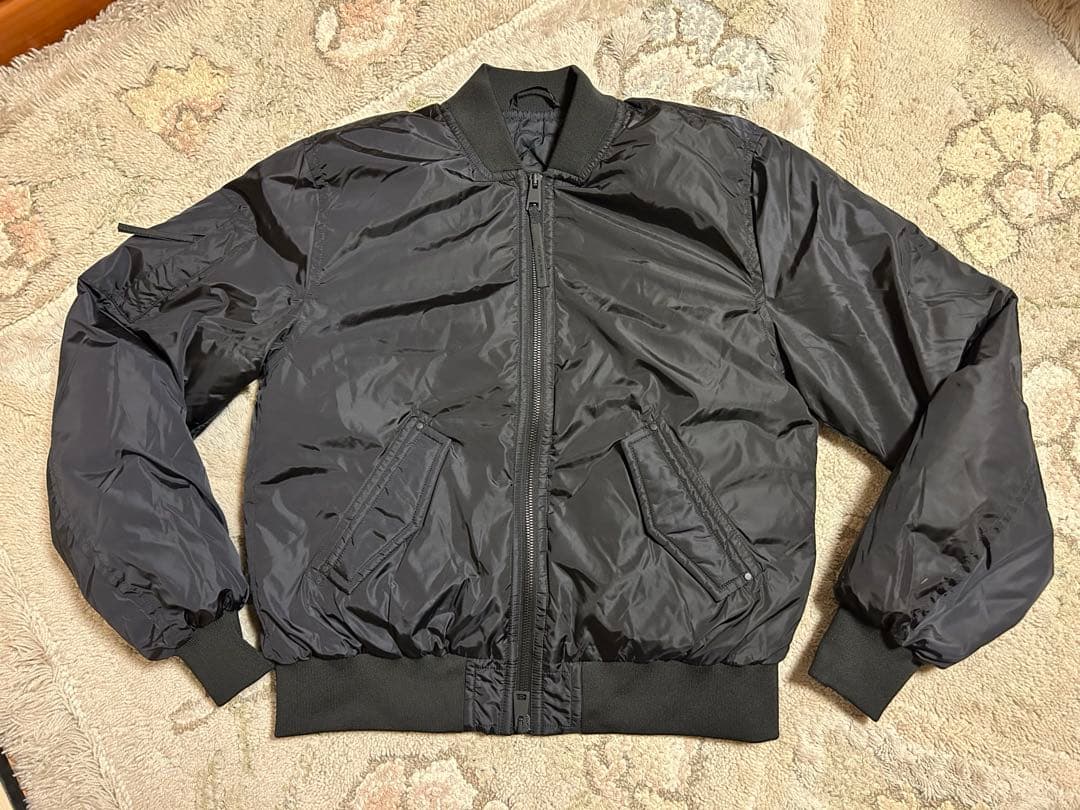 カナダグース　ロカルノボンバー