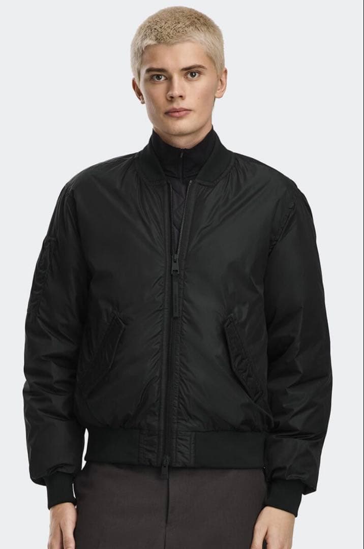 カナダグース　ロカルノボンバー