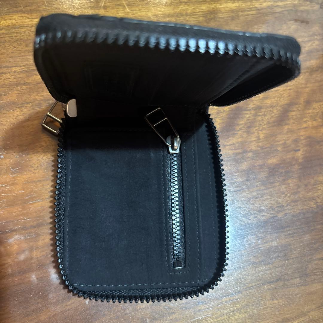 ボッテガヴェネタ　ラバー　ブラック　二つ折り財布