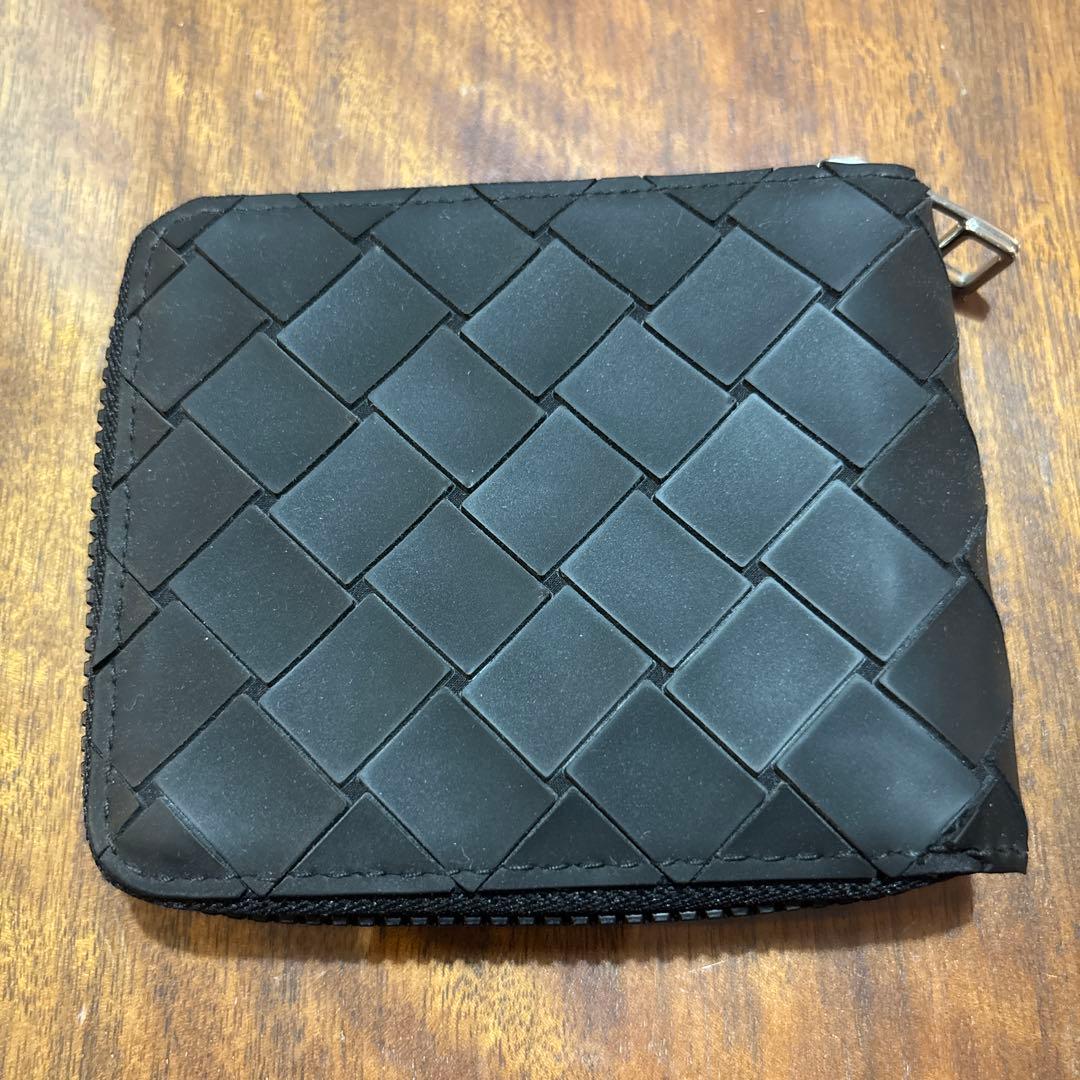 ボッテガヴェネタ　ラバー　ブラック　二つ折り財布