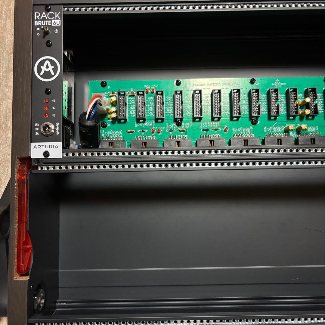 ARTURIA RACK BRUTE 6U Noirモジュラーシンセ ケース