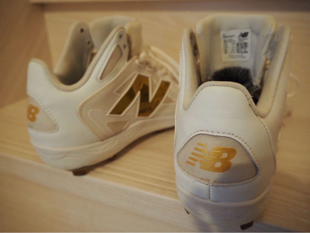 Ohtani v1 New Balance スパイク ホワイト/ゴールド