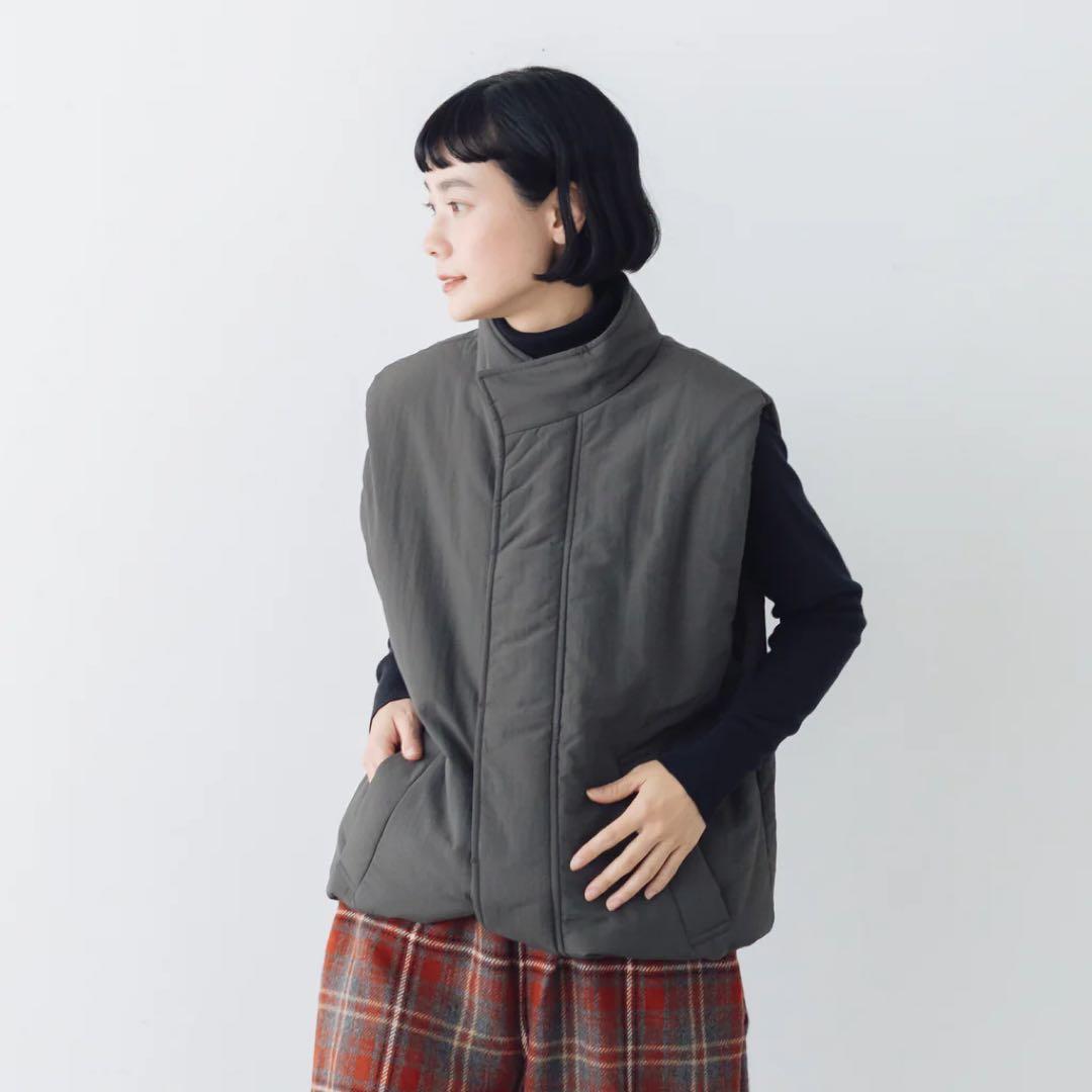 はに　今季新品　āta 中綿ベスト クラスカ