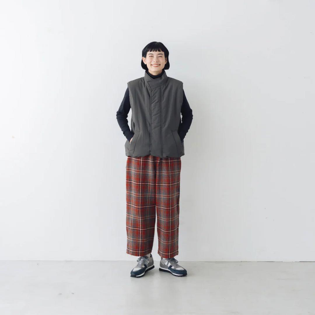 はに　今季新品　āta 中綿ベスト クラスカ