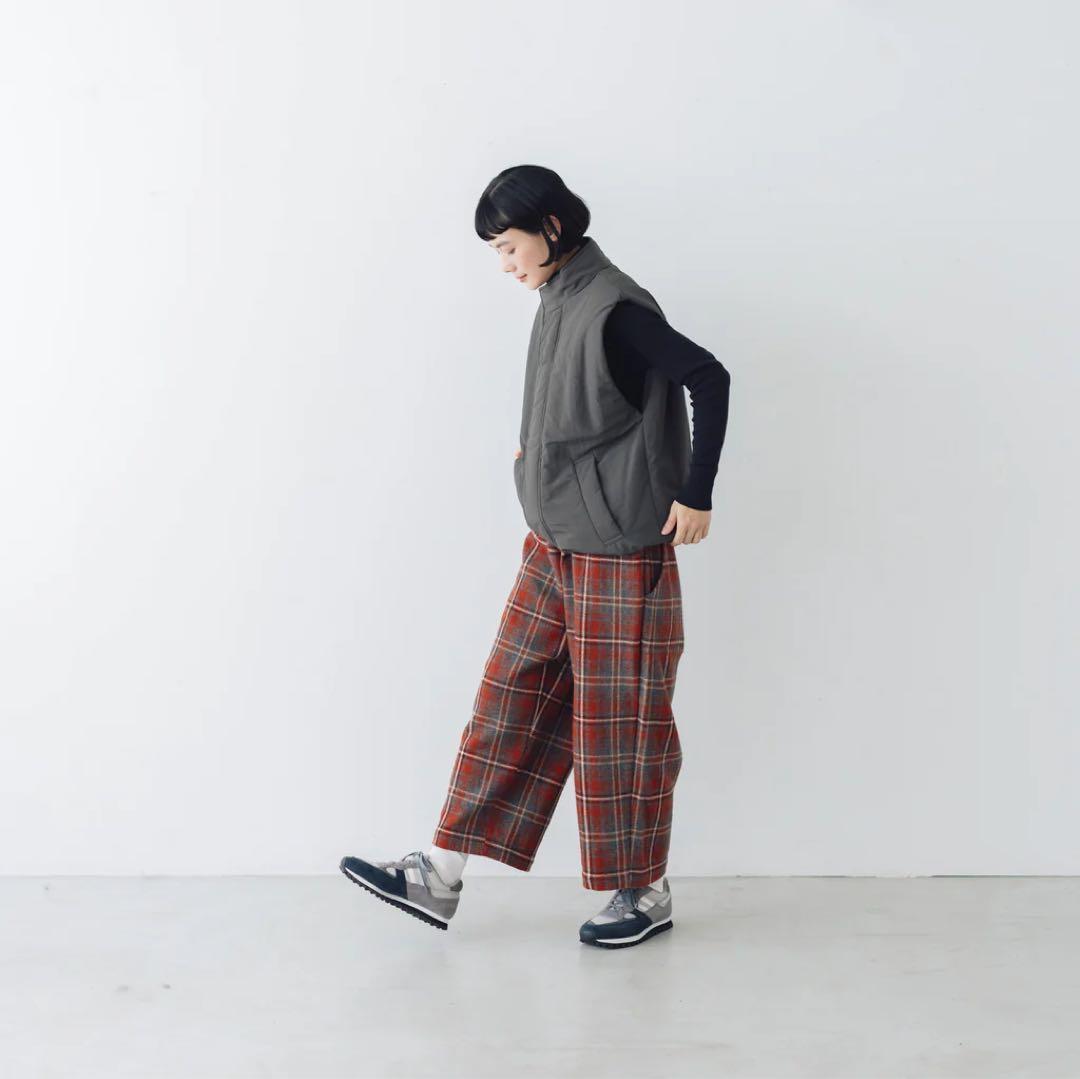 はに　今季新品　āta 中綿ベスト クラスカ