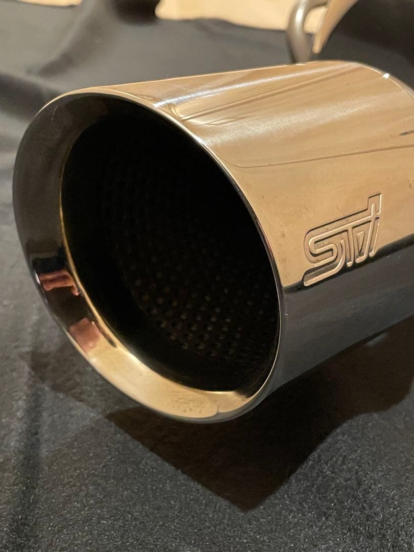 レヴォーグレイバック(VN5)A型1.8Ｌ stiマフラー本体