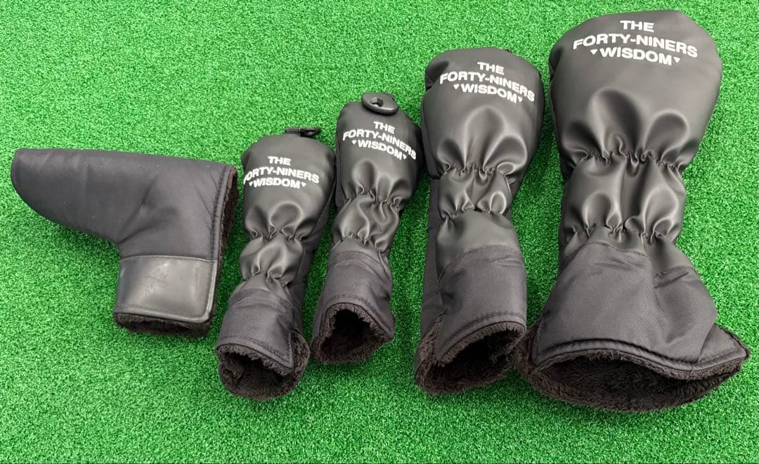 TFW49 スタンドキャディバッグ　ヘッドカバー付き