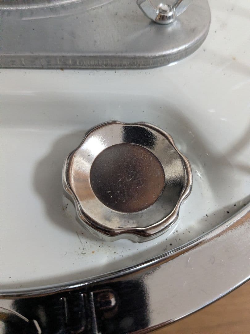 アルパカ風ストーブ　石油ストーブ　キャンプ、アウトドアに