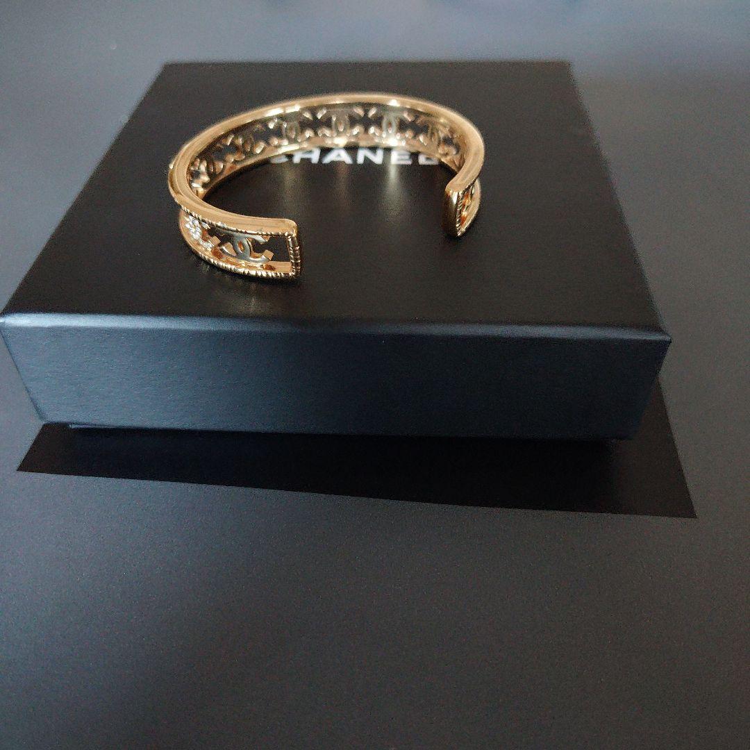 シャネルバングル