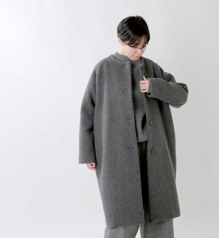 TRAVAIL MANUEL ソフトメルトンノーカラーコート黒美品