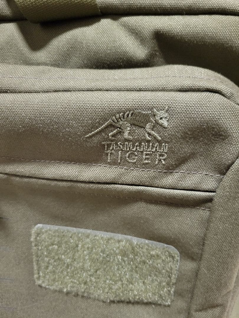 TASMANIAN TIGER オリーブグリーンバッグ