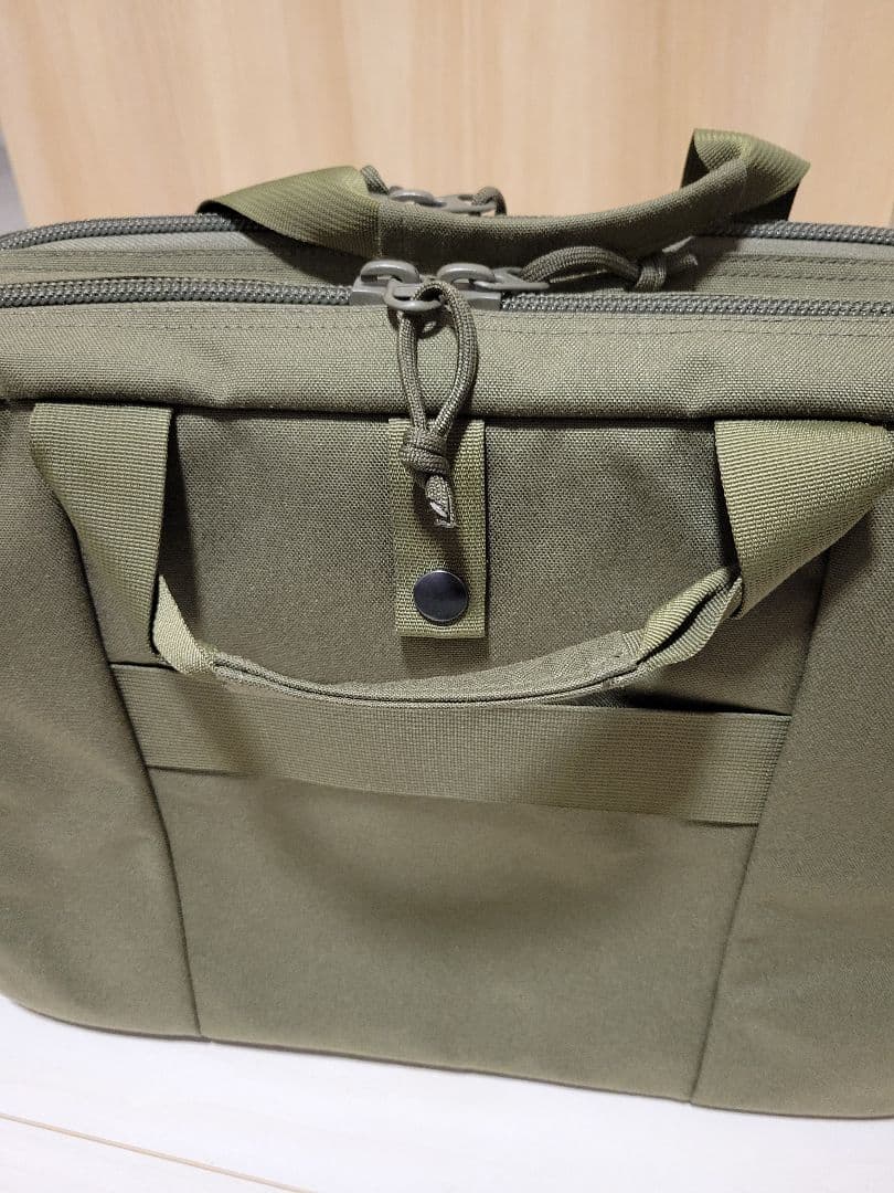 TASMANIAN TIGER オリーブグリーンバッグ