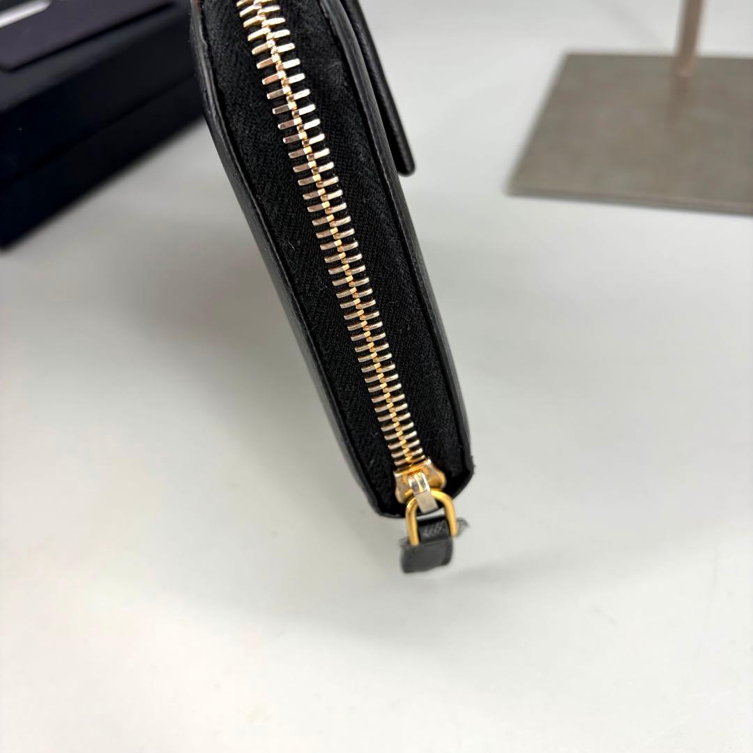 PRADA サフィアーノレザー 長財布 ブラック　フィオッコ　ラウンドファスナー