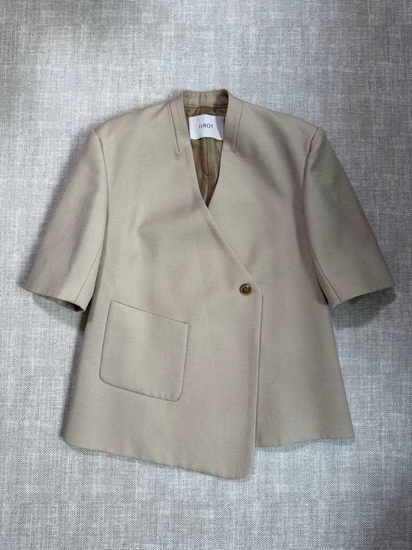 IIROTノーカラーミドルスリーブウールジャケット/アイボリー
