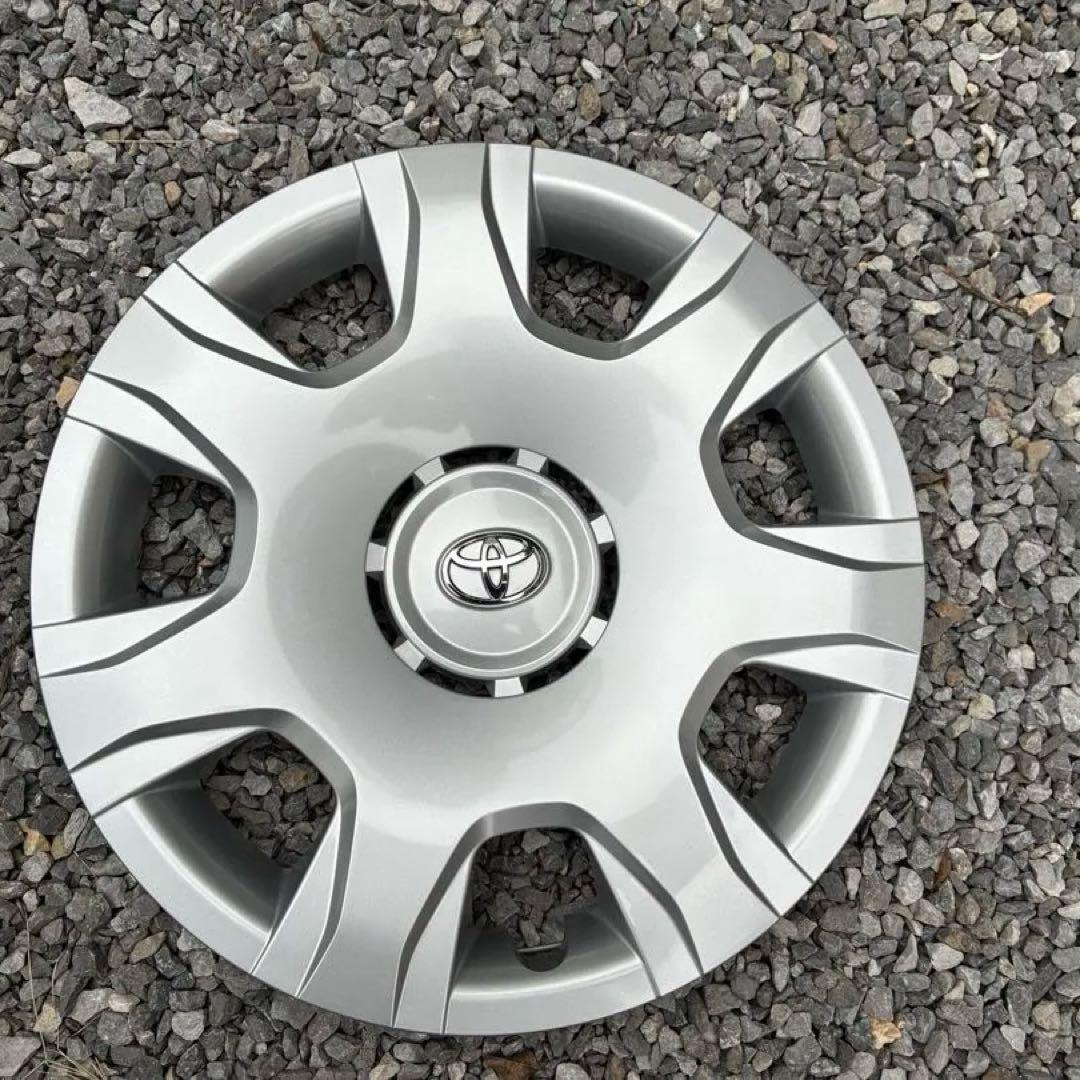 15インチ　未使用　現行ハイエース　新車外し純正ホイール　ホイールカバー付き4本