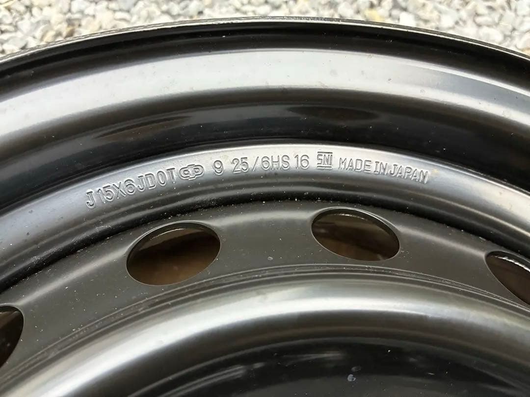 15インチ　未使用　現行ハイエース　新車外し純正ホイール　ホイールカバー付き4本