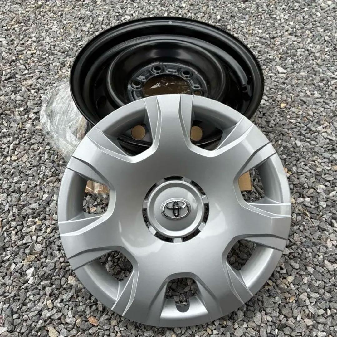 15インチ　未使用　現行ハイエース　新車外し純正ホイール　ホイールカバー付き4本