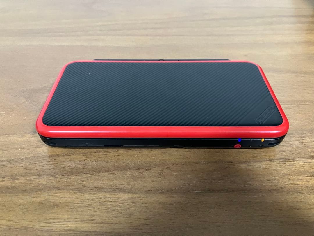 動作確認済Newニンテンドー2DS LL レッド×ブラックマリオカート7パック