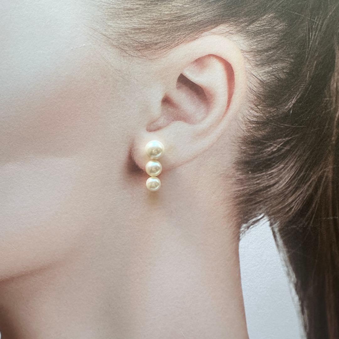 【セール価格】K10YGアコヤ真珠トリプルピアス（ホワイト）