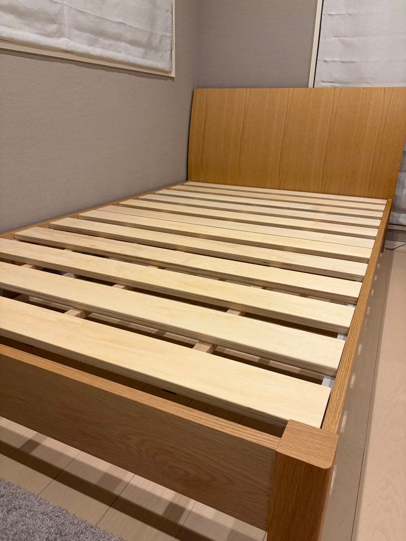 アクタス　セミダブルベッドフレーム