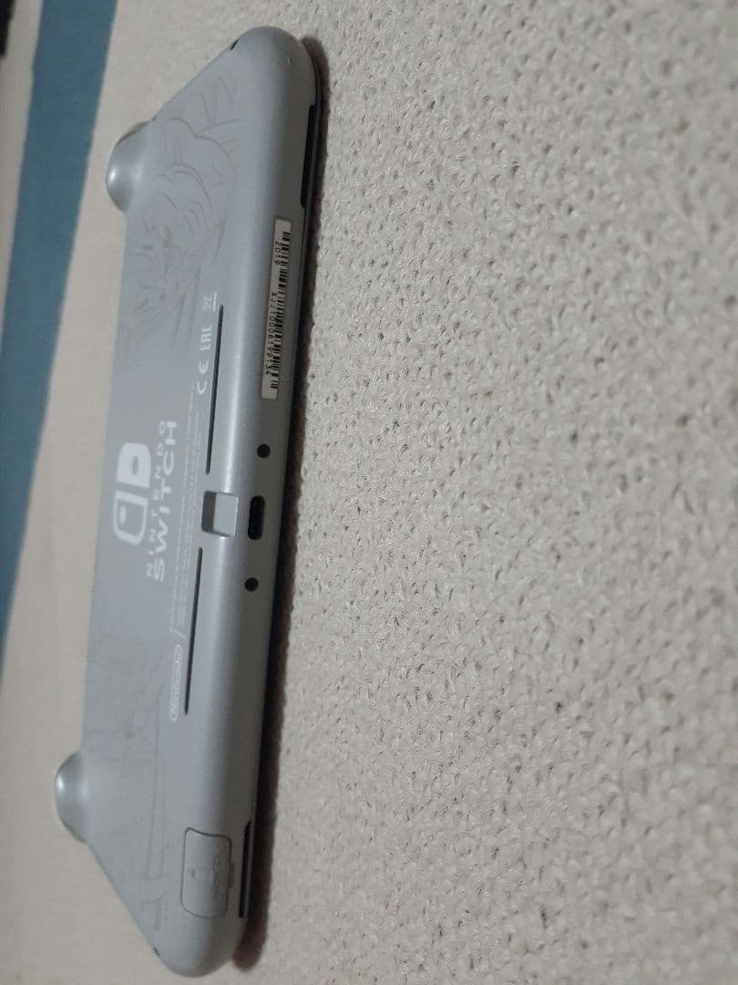 NINTENDO SWITCH LITE ザシアン・ザマゼンタ