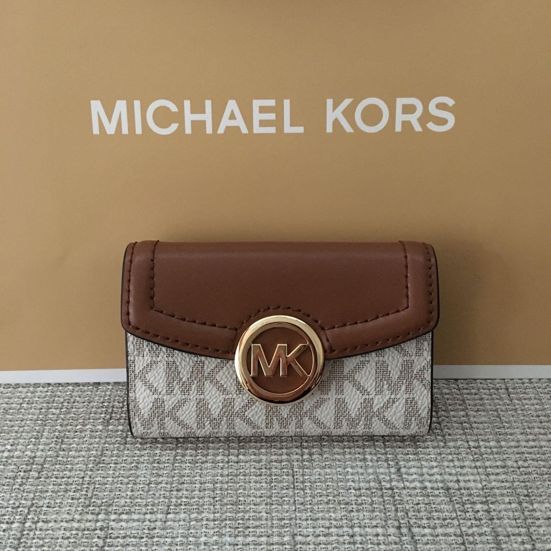 新品 マイケルコース MICHEAL KORS バニラ　キーケース