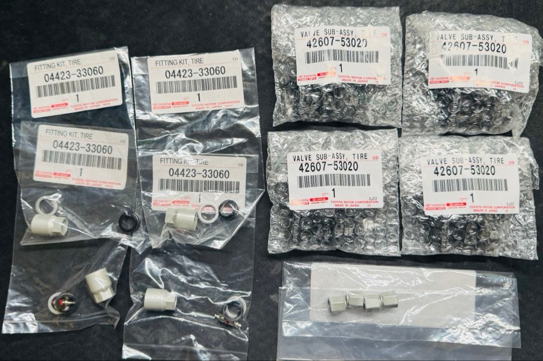 【新品未開封】レクサス純正 空気圧センサー フィッティングキット 4セット