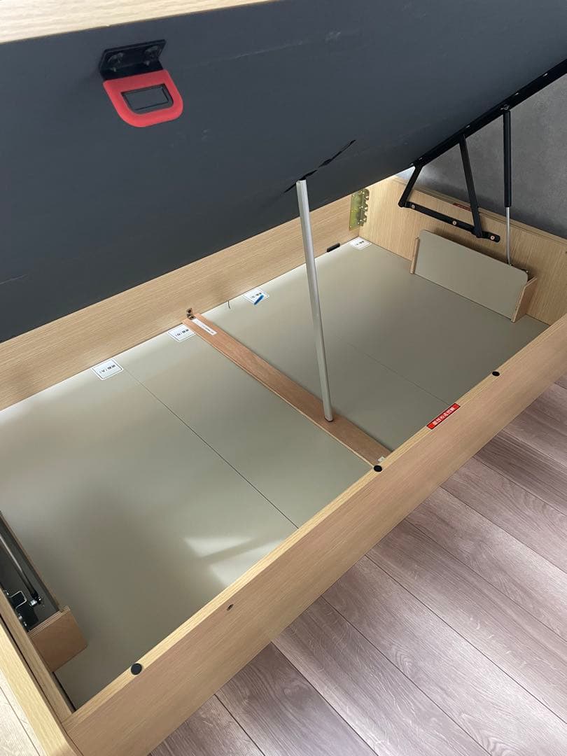 ニトリ　セミダブル収納付ベッドフレーム　跳ね上げ式