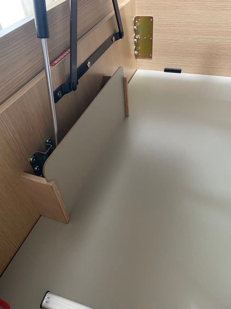 ニトリ　セミダブル収納付ベッドフレーム　跳ね上げ式