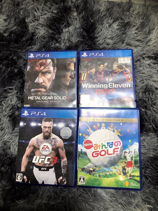 PlayStation4 プレイステーション4 カセット付き　コントローラー２個