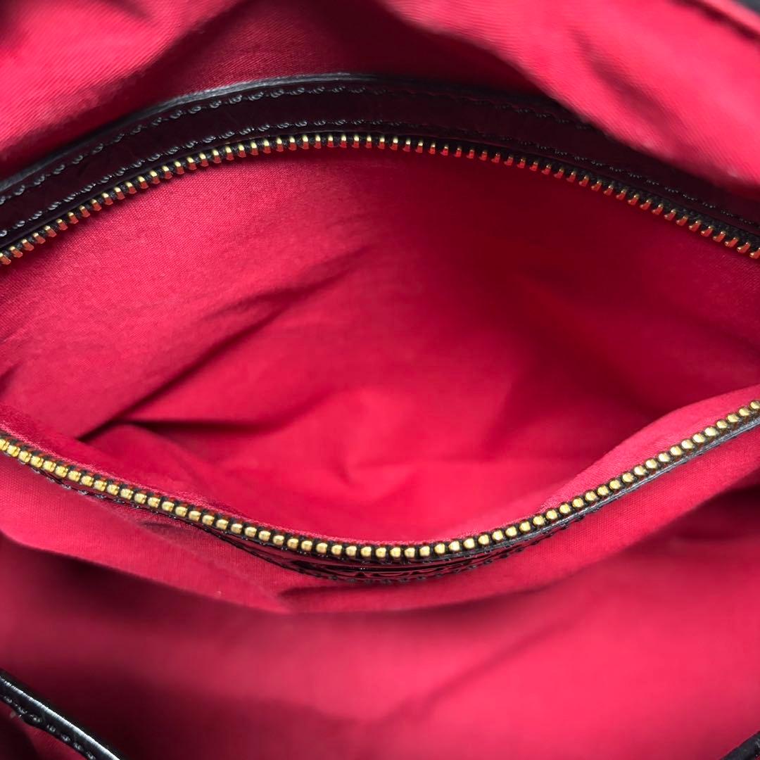 トッズ ショルダーバッグ トートバッグ 肩掛け ゴールド金具 レザー ブラック