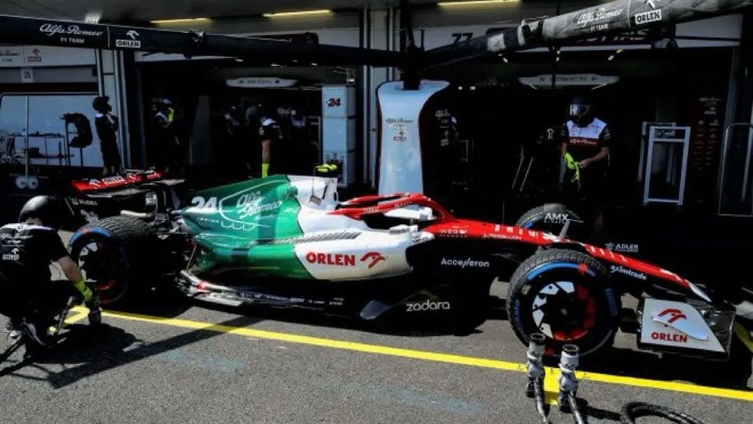 ミニカー Alfa Romeo F1 Team 2022 ZhouGuanyu1:43