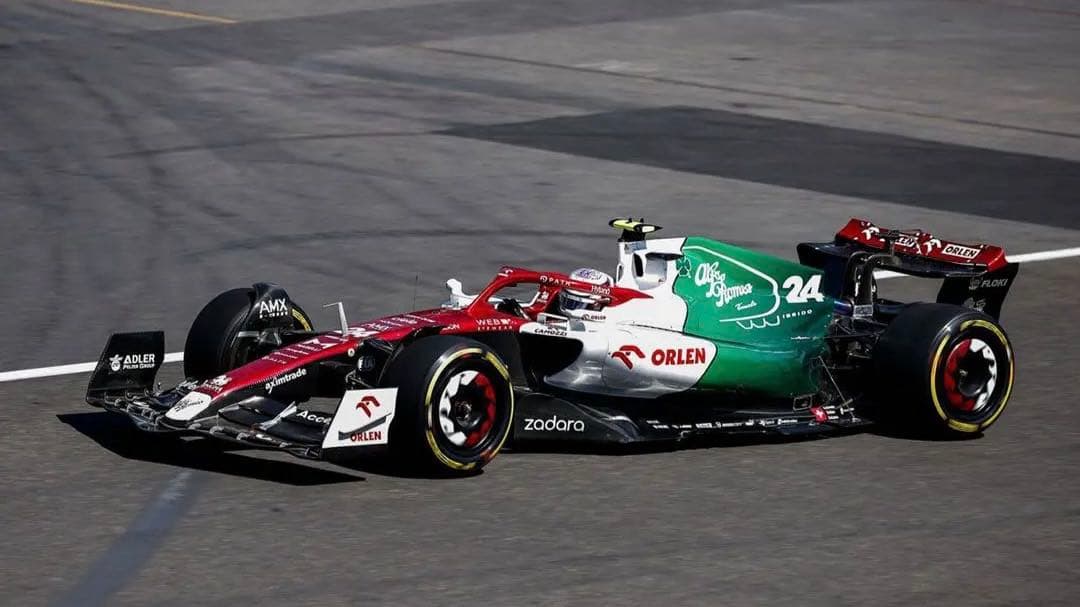 ミニカー Alfa Romeo F1 Team 2022 ZhouGuanyu1:43