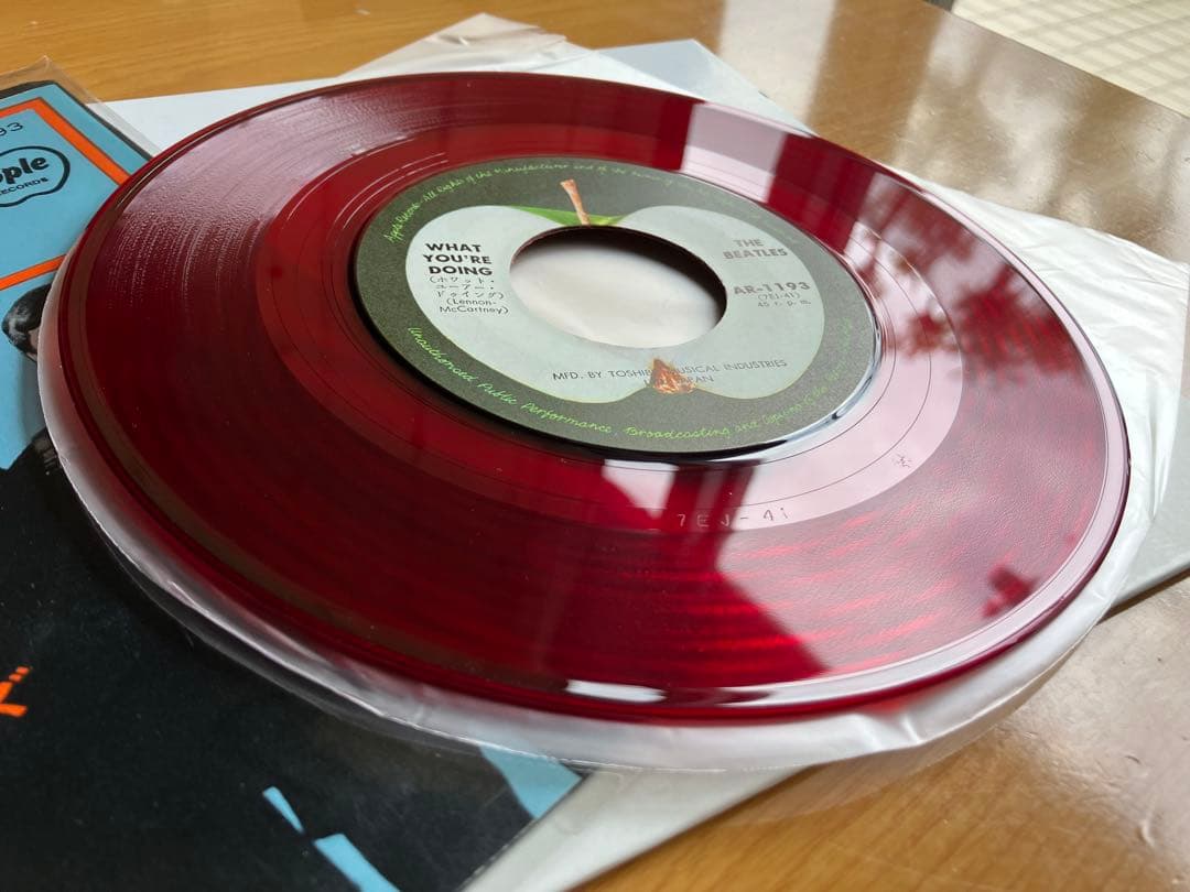 新品の赤盤　ミスタームーンライト　ビートルズ