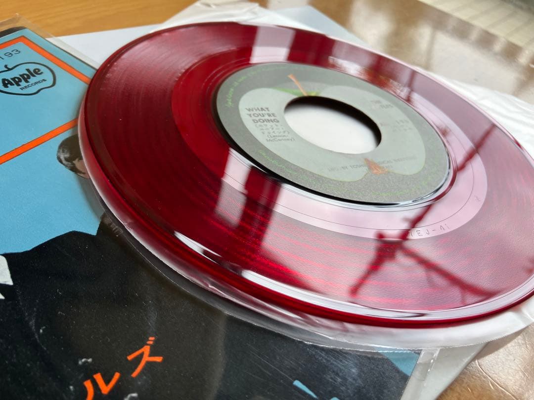 新品の赤盤　ミスタームーンライト　ビートルズ