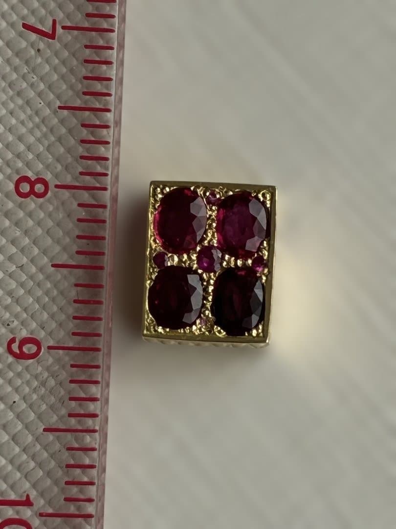 k18 YG 赤いルビー　ペンダントトップ　1.3g