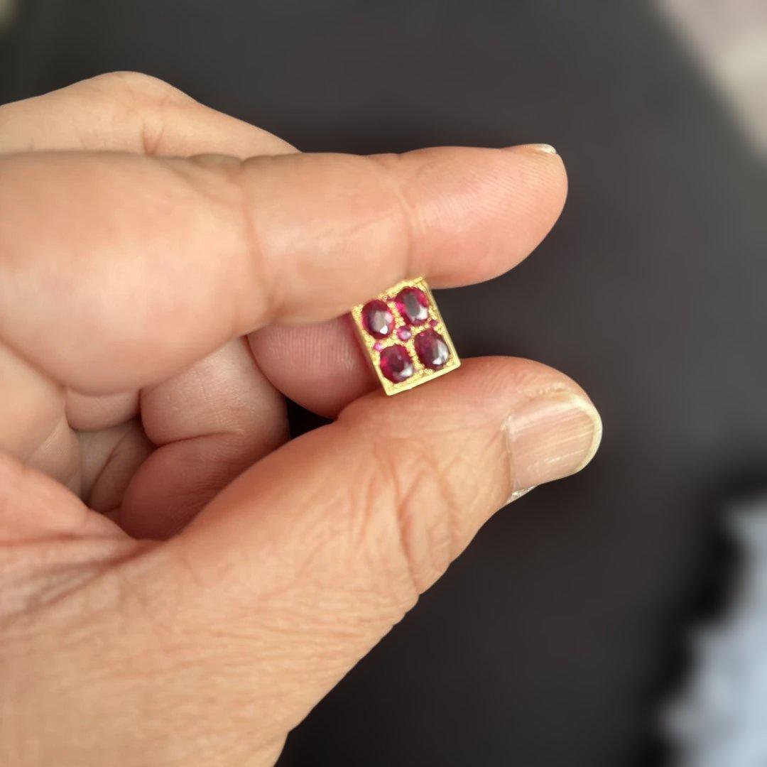 k18 YG 赤いルビー　ペンダントトップ　1.3g