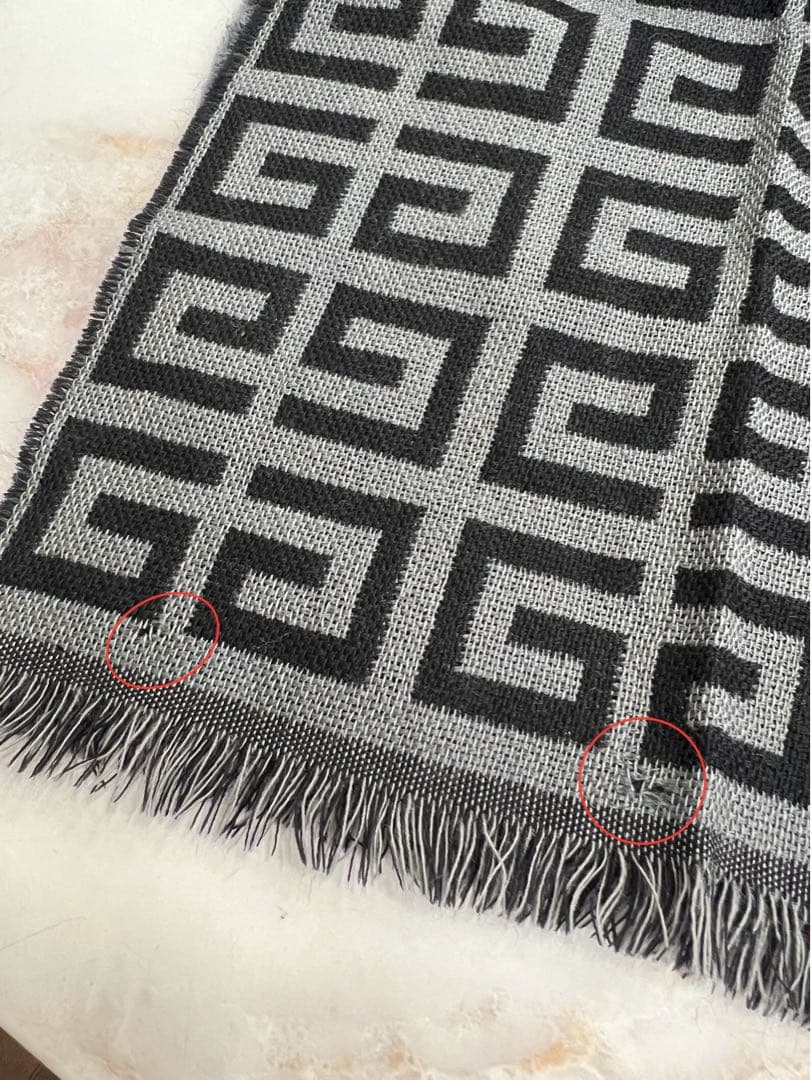 Givenchy 幾何学模様 イタリア製 ジバンシィ4Gロゴ総柄マフラーストール