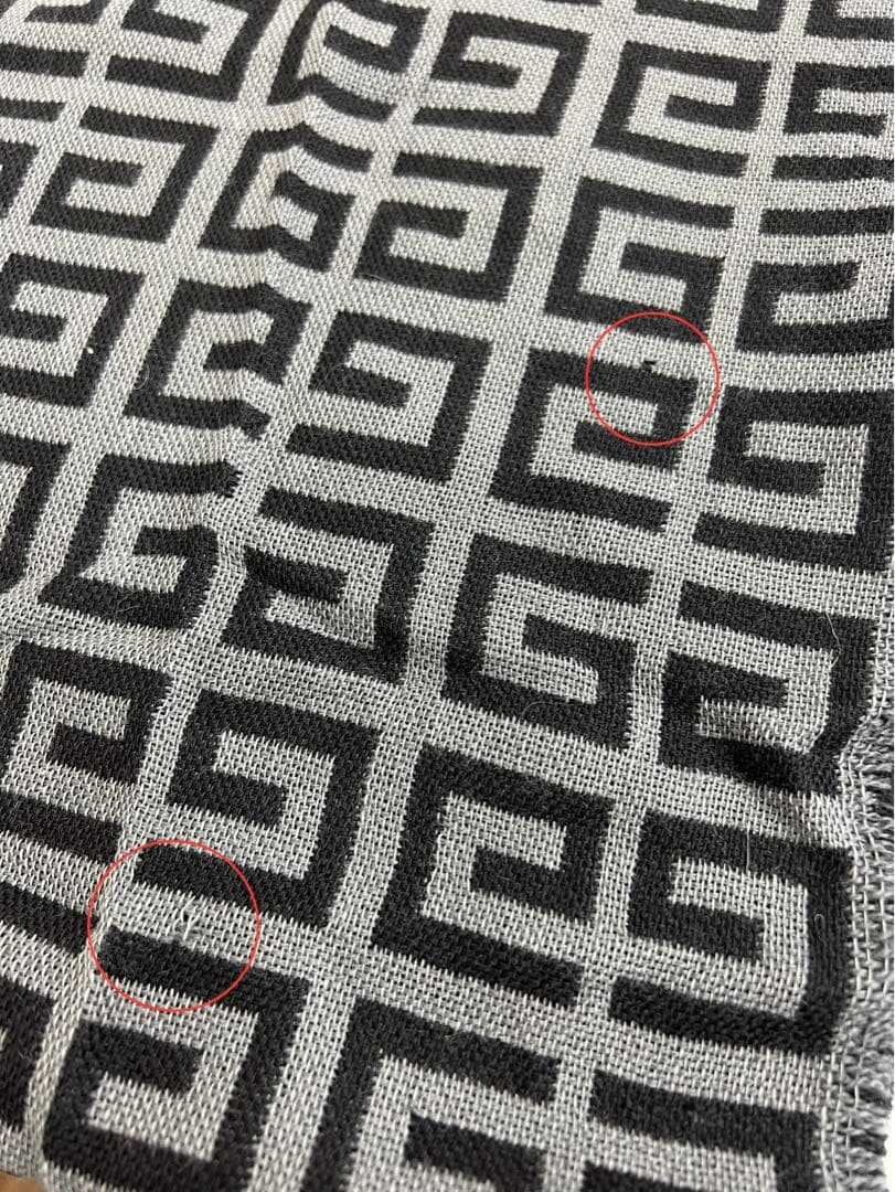 Givenchy 幾何学模様 イタリア製 ジバンシィ4Gロゴ総柄マフラーストール