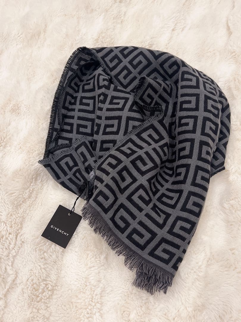 Givenchy 幾何学模様 イタリア製 ジバンシィ4Gロゴ総柄マフラーストール