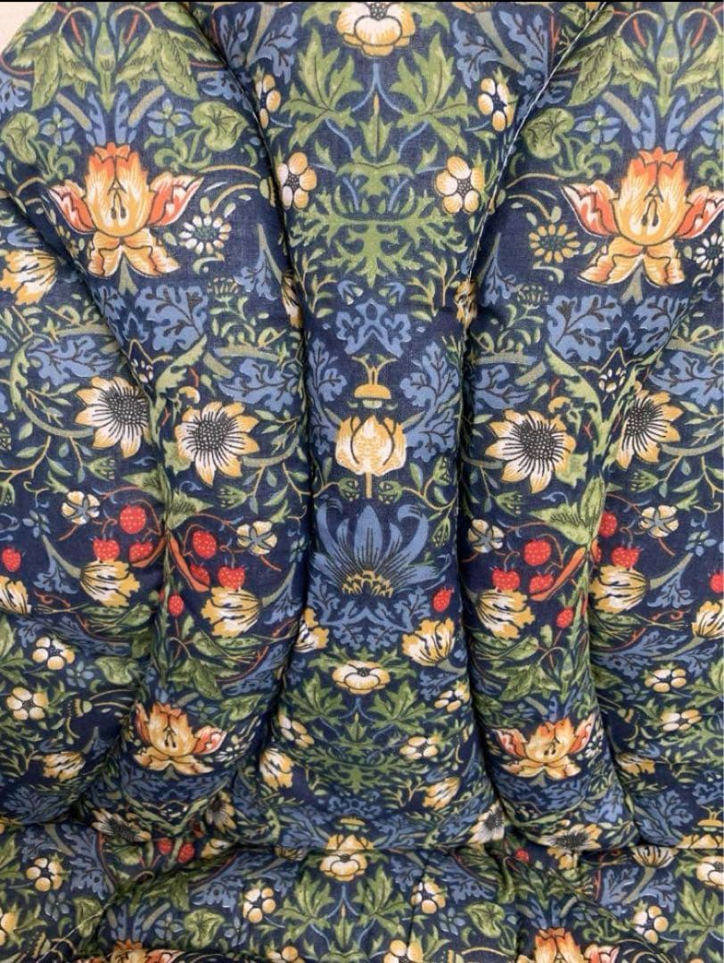 モリス風背当て付き椅子シート2枚、玄関マット50×80cmおまとめ