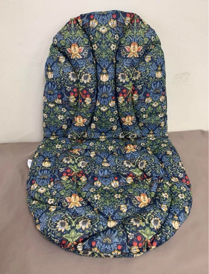 モリス風背当て付き椅子シート2枚、玄関マット50×80cmおまとめ