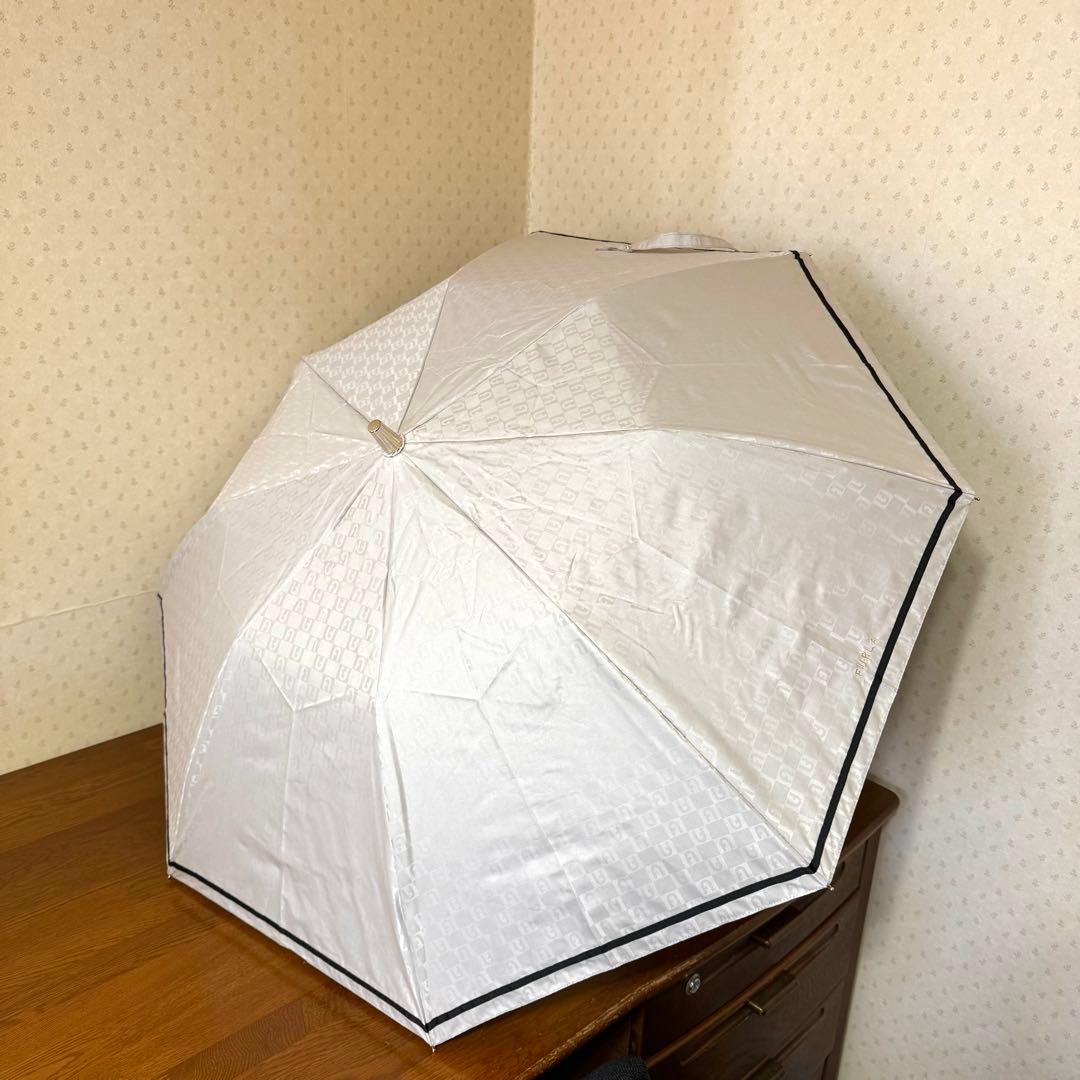 ★新品★フルラ　晴雨兼用日傘　楽折　１級遮光　軽量　アーチロゴ　ベージュ　日本製
