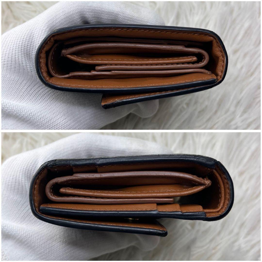 ラテ様✨ CELINE スモール トリフォールド ウォレット トリオンフ レザー