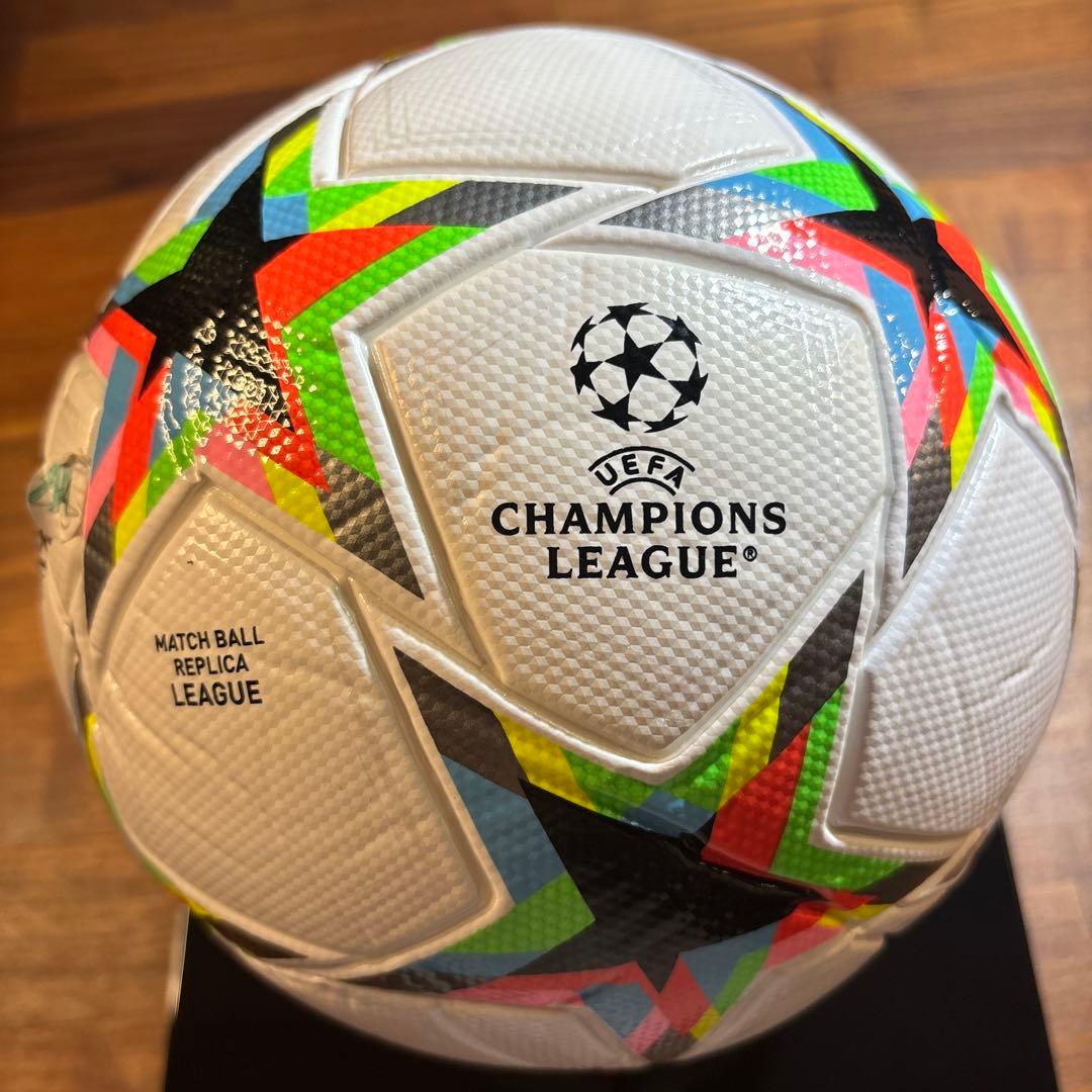 ア*ン様 【最終値下げ】モドリッチ 直筆サインボール 鑑定済み チャンピオンズリ